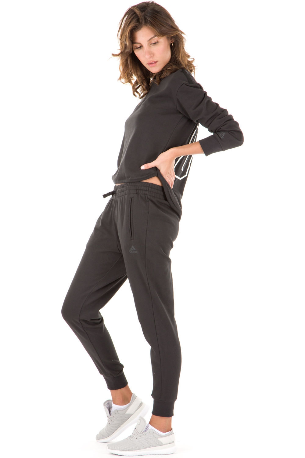 adidas chándal mujer Adidas CHILL OUT TS vista detalle adidas chándal mujer Adidas CHILL OUT TS vista detalle
