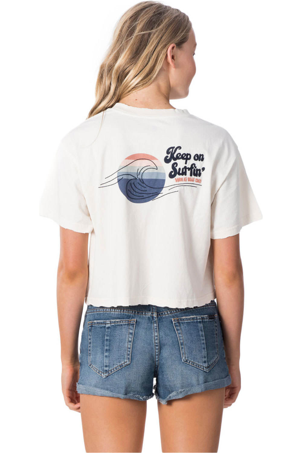 Rip Curl camiseta manga corta mujer Rip Curl KEEP ON SURFIN CROP TEE vista trasera Rip Curl camiseta manga corta mujer Rip Curl KEEP ON SURFIN CROP TEE vista trasera