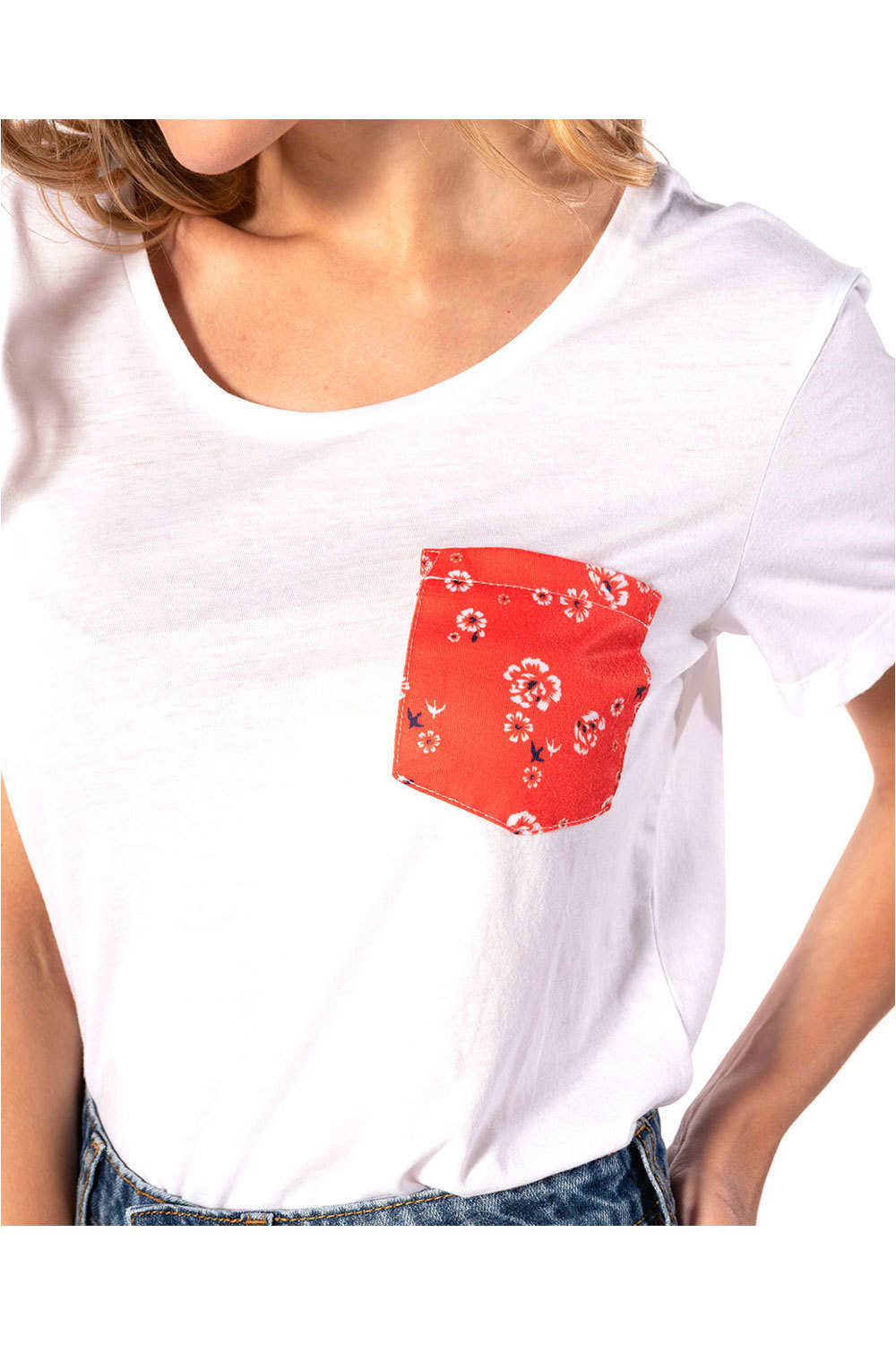 Rip Curl camiseta manga corta mujer Rip Curl ISLAND POCKET TEE vista detalle Rip Curl camiseta manga corta mujer Rip Curl ISLAND POCKET TEE vista detalle