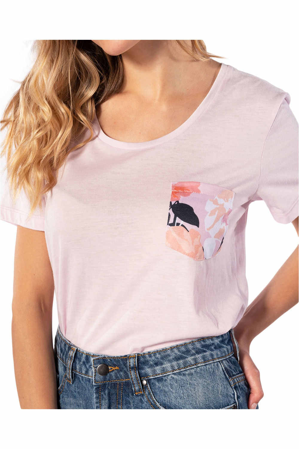 Rip Curl camiseta manga corta mujer Rip Curl ISLAND POCKET TEE vista detalle Rip Curl camiseta manga corta mujer Rip Curl ISLAND POCKET TEE vista detalle