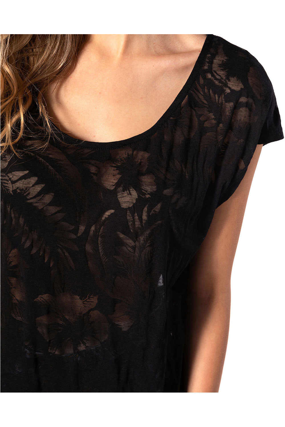 Rip Curl camiseta manga corta mujer Rip Curl VIAMALA FLOWER TEE vista detalle Rip Curl camiseta manga corta mujer Rip Curl VIAMALA FLOWER TEE vista detalle