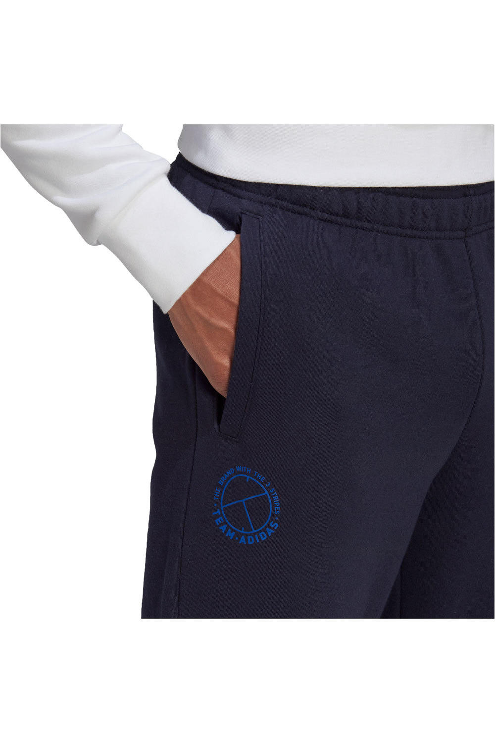 adidas pantalón tenis hombre Adidas CAT GRAPH PANT vista detalle adidas pantalón tenis hombre Adidas CAT GRAPH PANT vista detalle