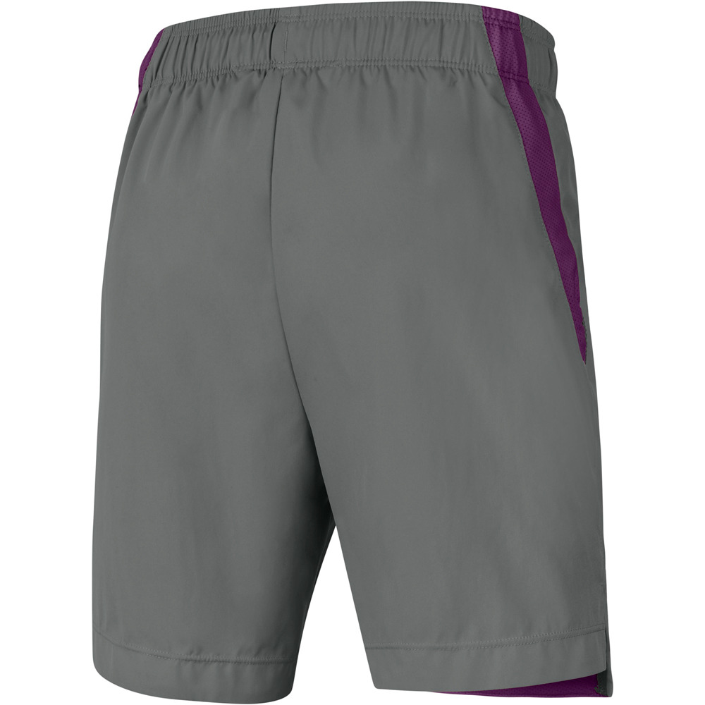 Nike pantaloneta técnica niño B NK 6 INCH WOVEN SHORT vista trasera Nike pantaloneta técnica niño B NK 6 INCH WOVEN SHORT vista trasera