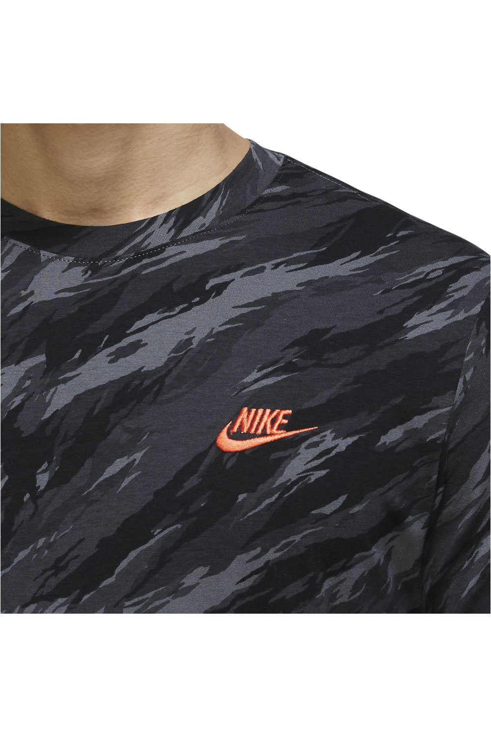 Nike camiseta manga corta hombre Nike M NSW TEE ESSENTIALS AOP vista detalle Nike camiseta manga corta hombre Nike M NSW TEE ESSENTIALS AOP vista detalle
