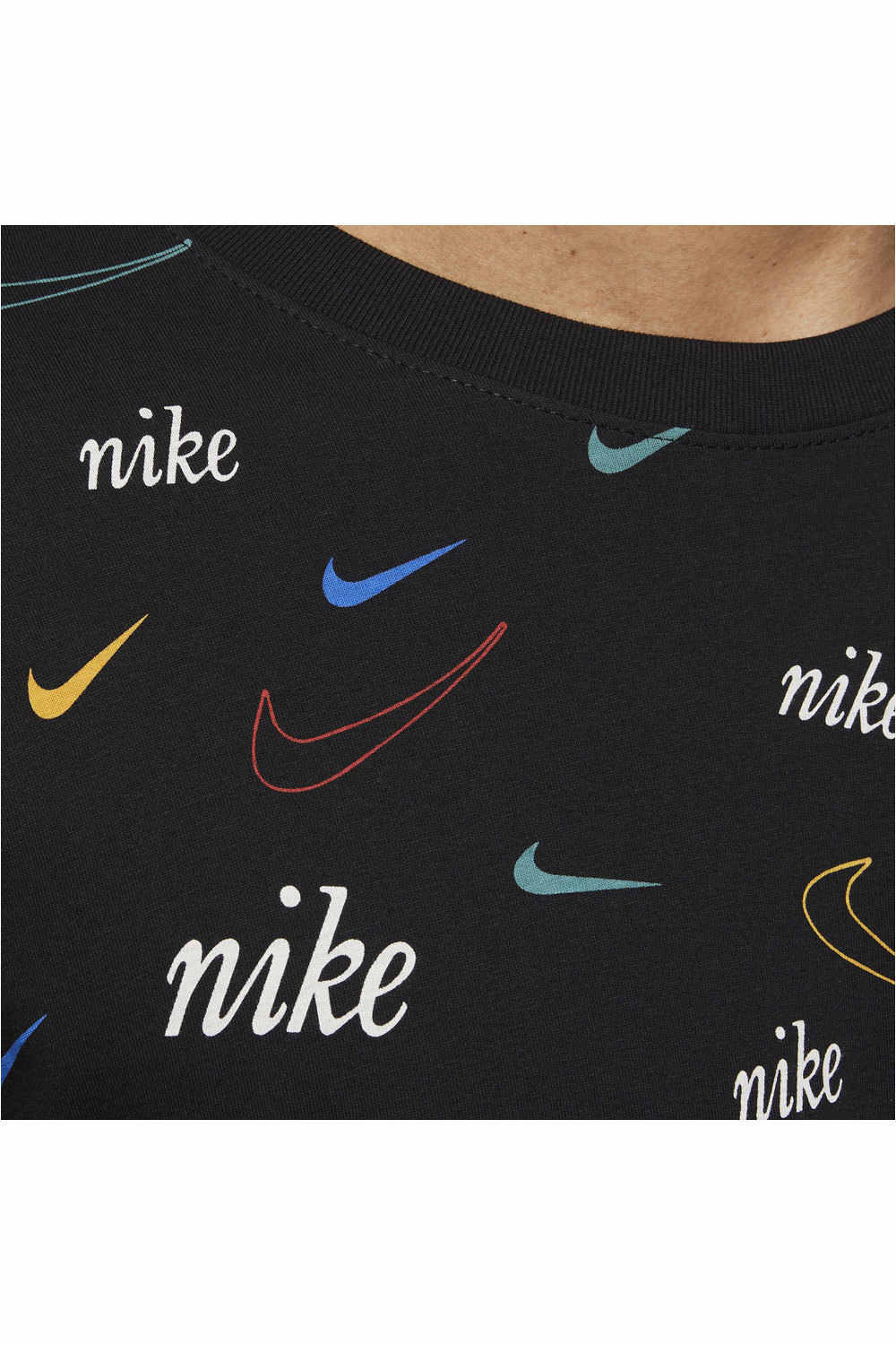 Nike camiseta manga corta hombre Nike M NSW TEE SWOOSH 50 AOP NE vista detalle Nike camiseta manga corta hombre Nike M NSW TEE SWOOSH 50 AOP NE vista detalle