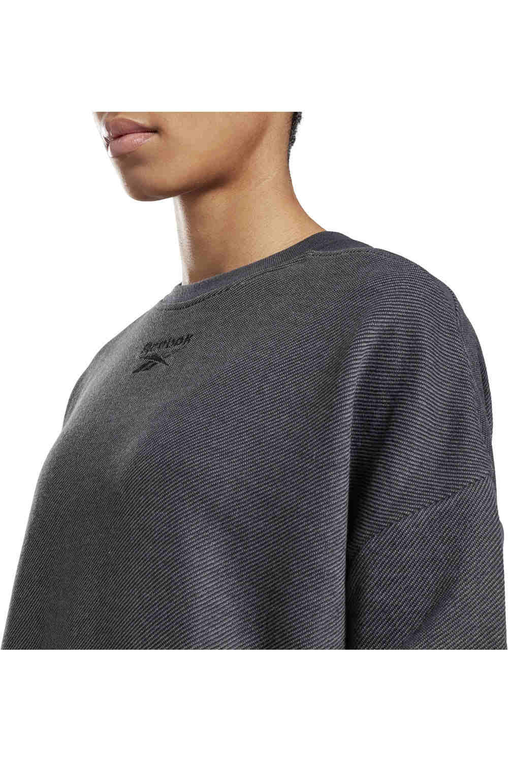 Reebok sudaderas deportivas mujer Reebok TE Textured Crew vista detalle Reebok sudaderas deportivas mujer Reebok TE Textured Crew vista detalle