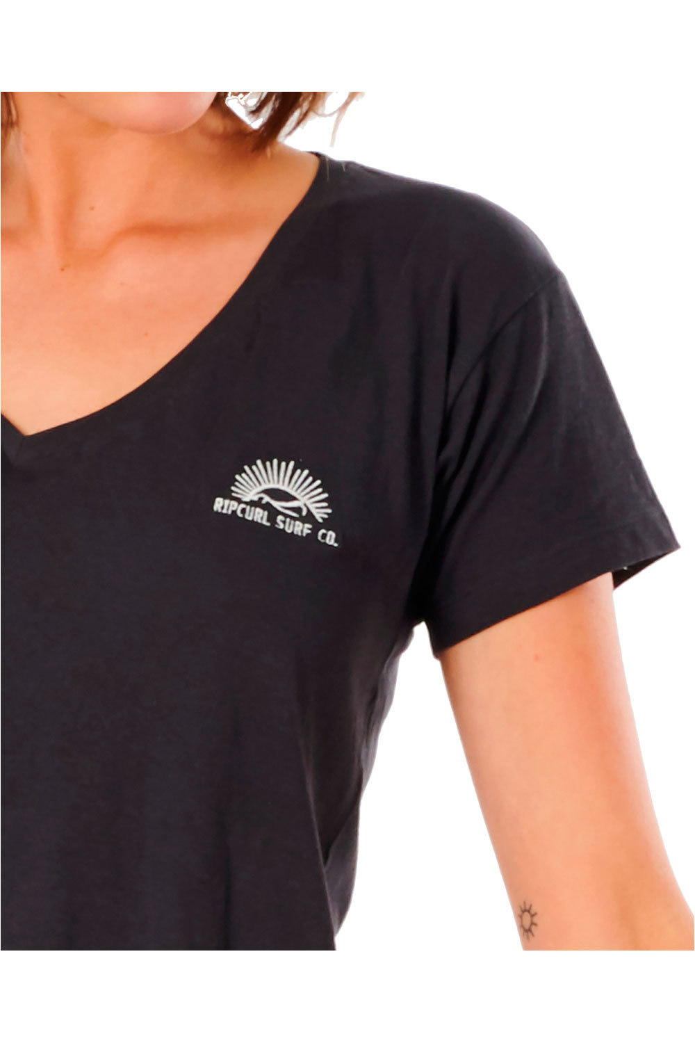 Rip Curl camiseta manga corta mujer Rip Curl SALTWATER V-NECK TEE vista frontal Rip Curl camiseta manga corta mujer Rip Curl SALTWATER V-NECK TEE vista frontal