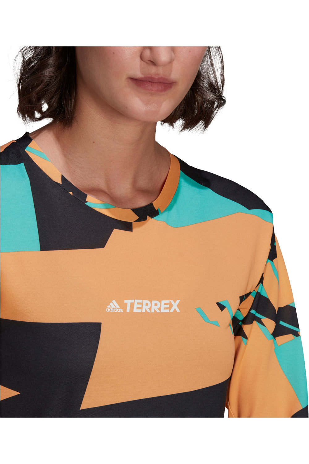 adidas camisetas trail running manga larga mujer Adidas W TRAIL LS GFX vista detalle adidas camisetas trail running manga larga mujer Adidas W TRAIL LS GFX vista detalle