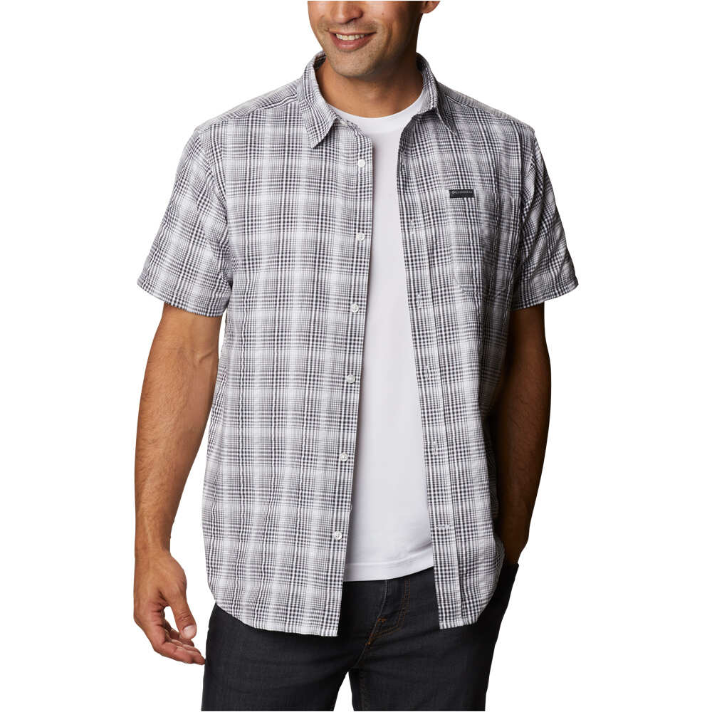 Columbia camisa montaña manga corta hombre Columbia Brentyn Trail SS Seersucker Shirt vista trasera Columbia camisa montaña manga corta hombre Columbia Brentyn Trail SS Seersucker Shirt vista trasera
