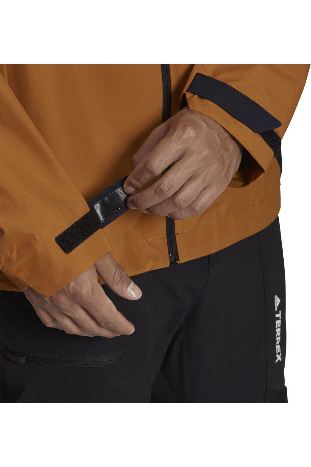 adidas chaqueta impermeable hombre Adidas Gtx Paclite J vista detalle adidas chaqueta impermeable hombre Adidas Gtx Paclite J vista detalle
