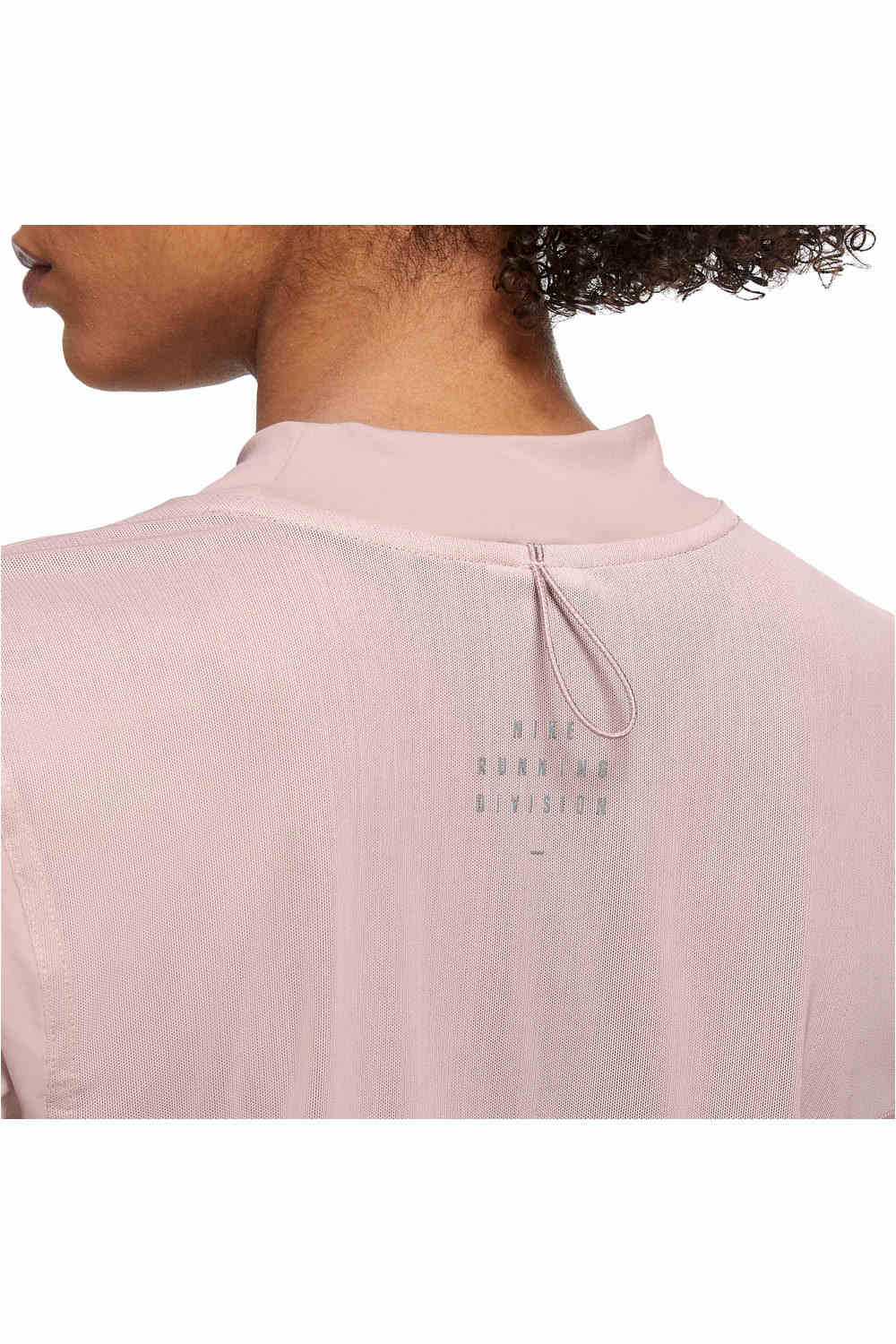 Nike camiseta técnica manga larga mujer Nike W NK DF RUN DVN LS TOP vista detalle Nike camiseta técnica manga larga mujer Nike W NK DF RUN DVN LS TOP vista detalle