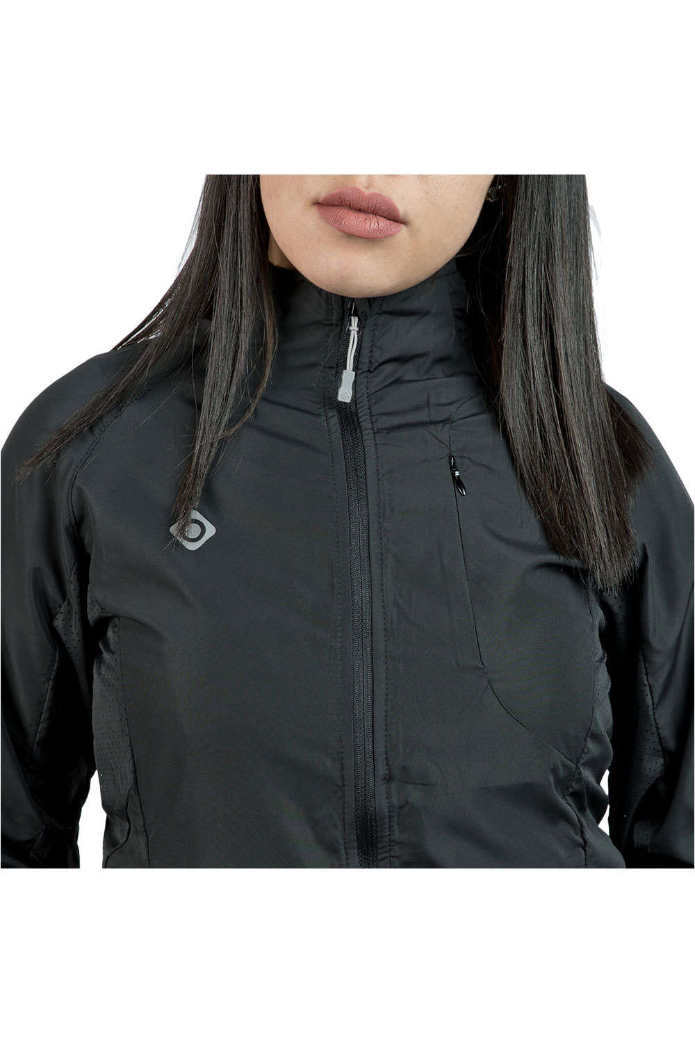 Izas CHAQUETA RUNNING MUJER Izas LIBIA vista detalle Izas CHAQUETA RUNNING MUJER Izas LIBIA vista detalle