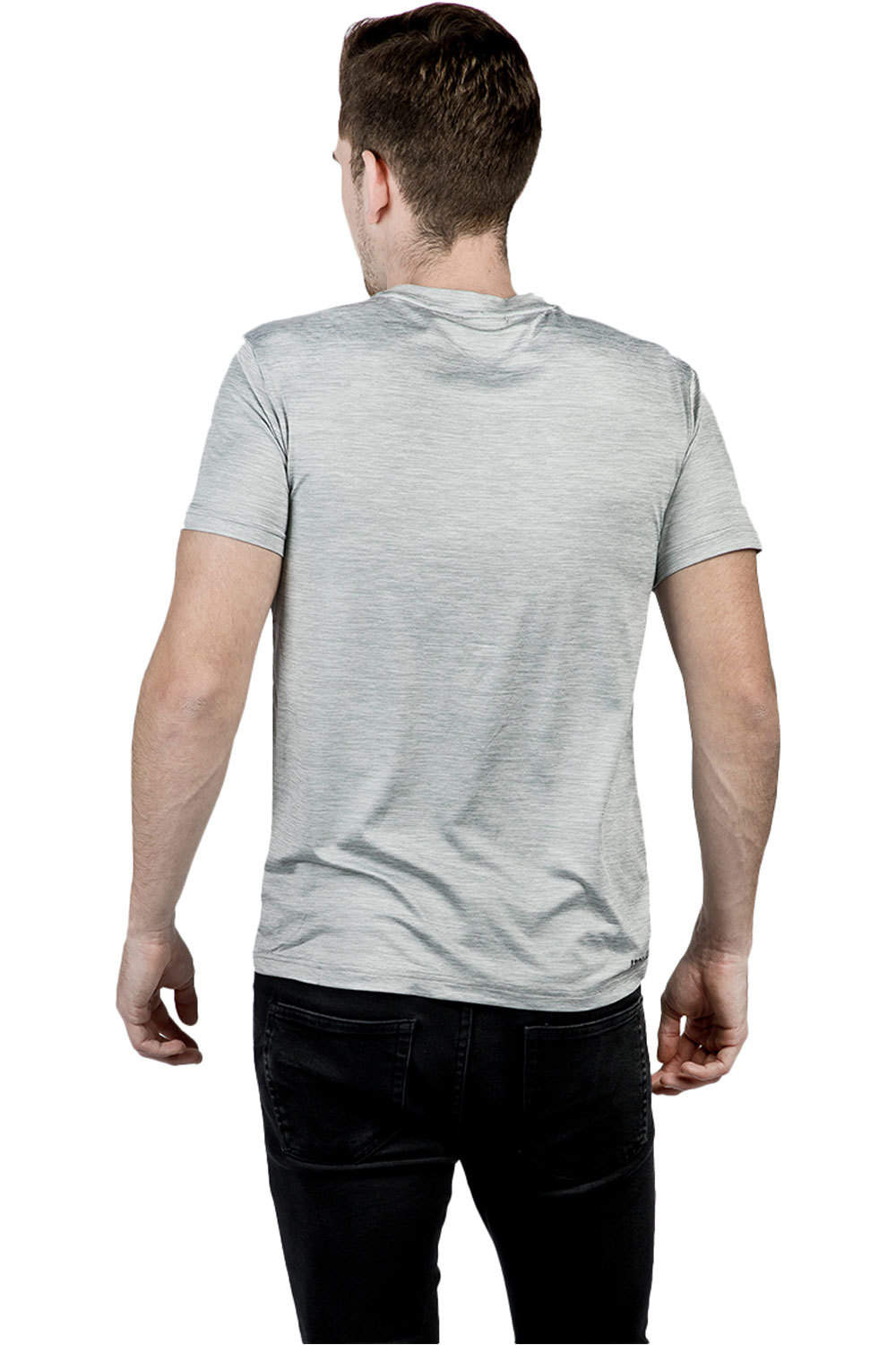 Izas camiseta manga corta hombre Izas AESTUS M vista trasera Izas camiseta manga corta hombre Izas AESTUS M vista trasera