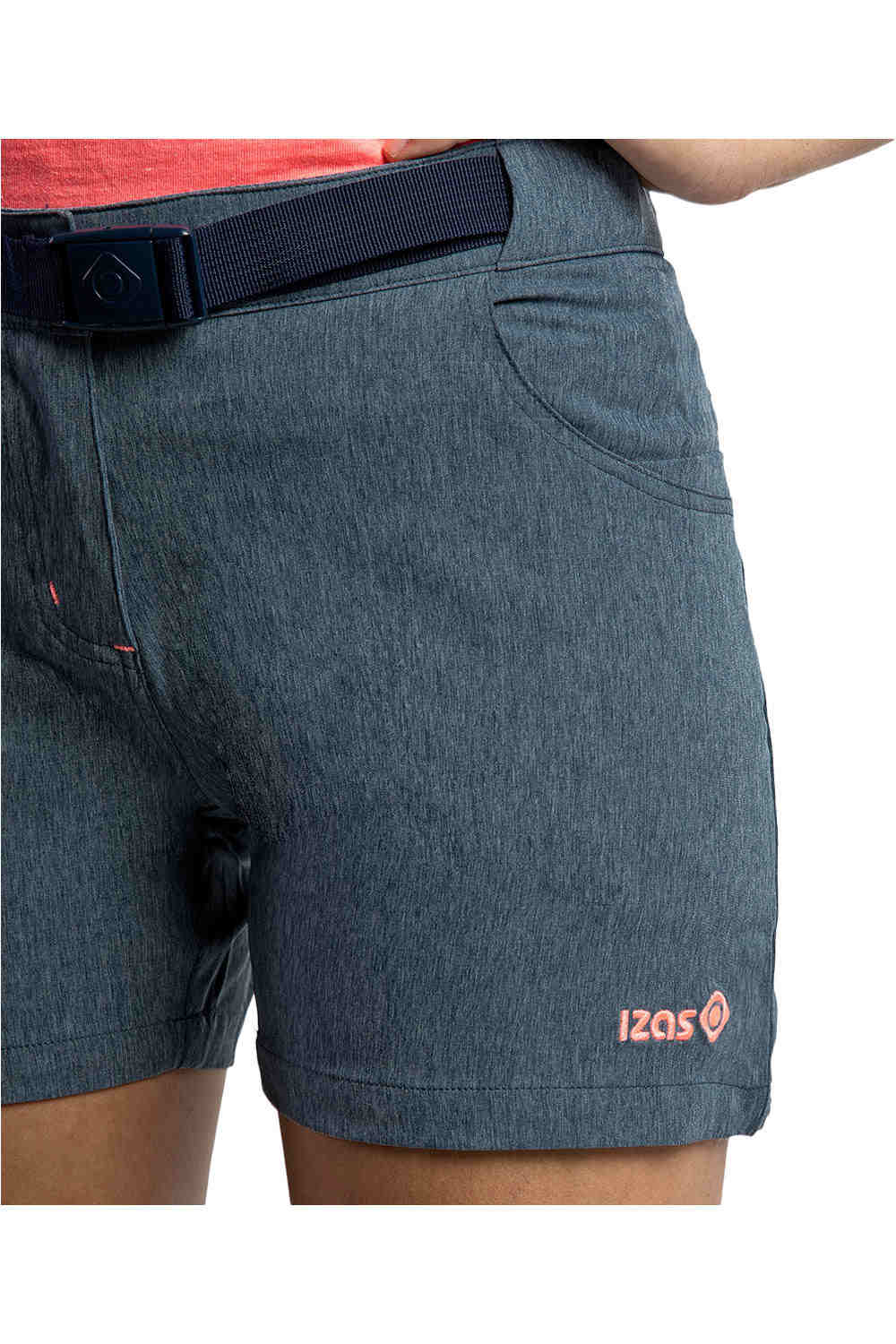 Izas pantalón corto deporte mujer Izas ISUELA vista detalle Izas pantalón corto deporte mujer Izas ISUELA vista detalle