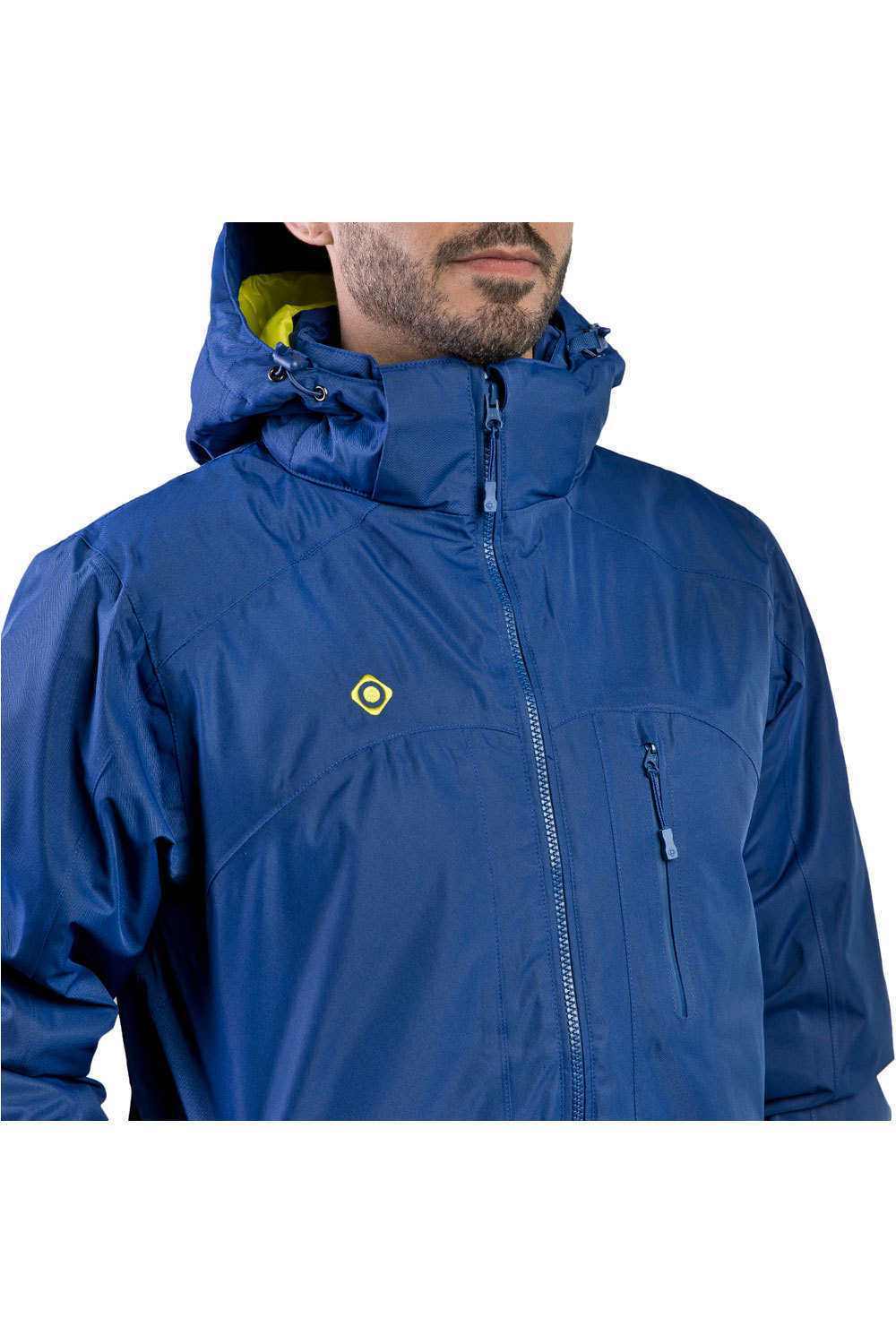 Izas chaqueta outdoor hombre Izas LOGAN M vista detalle Izas chaqueta outdoor hombre Izas LOGAN M vista detalle