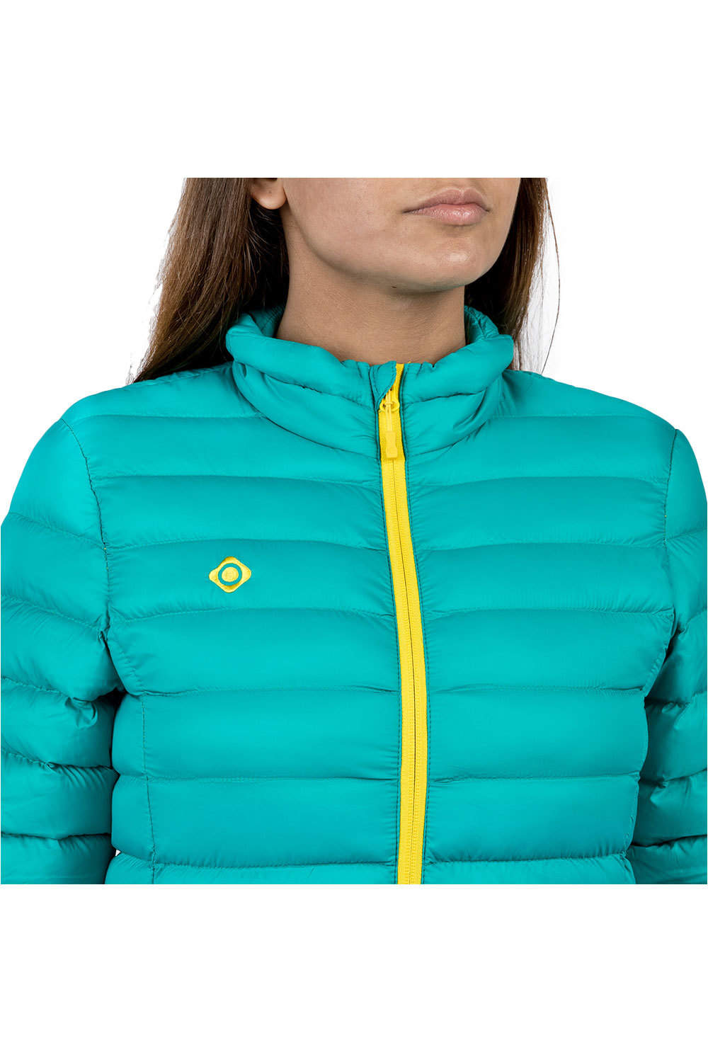 Izas chaqueta outdoor mujer Izas KARA vista detalle Izas chaqueta outdoor mujer Izas KARA vista detalle