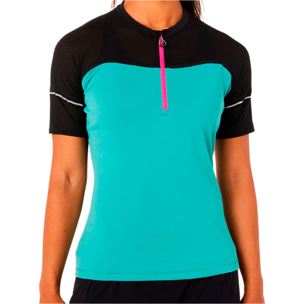 Asics camiseta entrenamiento manga corta mujer Asics FUJITRAIL TOP vista trasera Asics camiseta entrenamiento manga corta mujer Asics FUJITRAIL TOP vista trasera