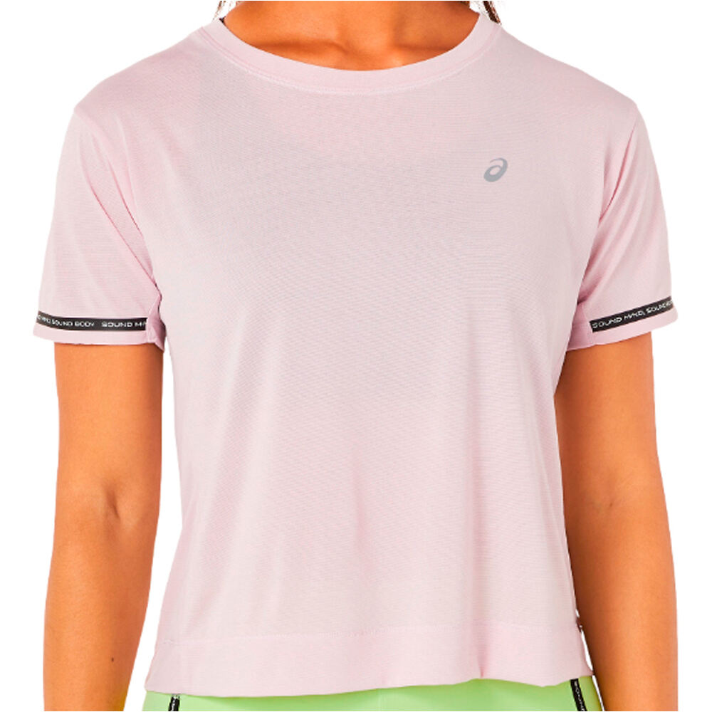 Asics camiseta entrenamiento manga corta mujer RACE CROP TOP vista trasera Asics camiseta entrenamiento manga corta mujer RACE CROP TOP vista trasera