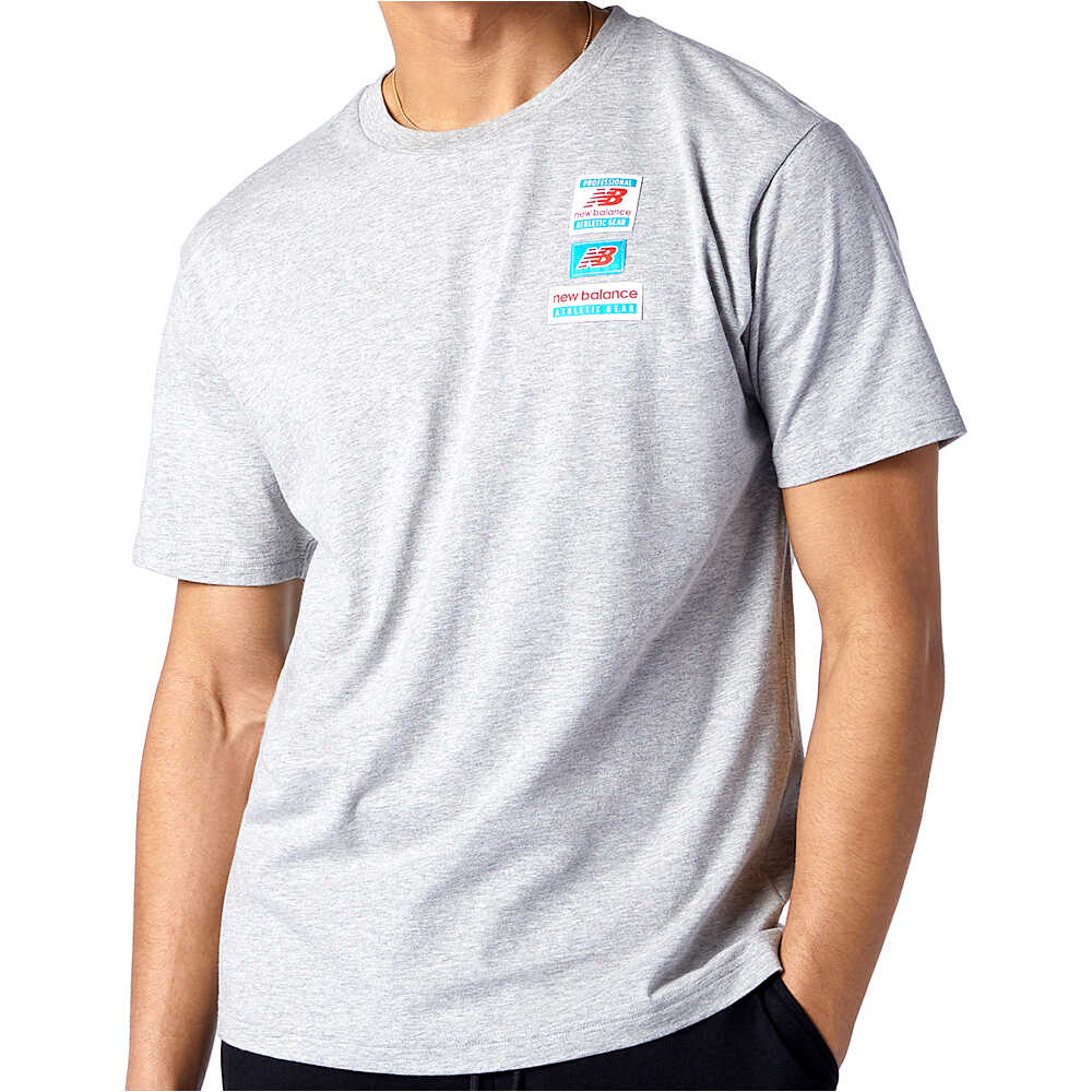 New Balance camiseta manga corta hombre New Balance NB Essentials Tag Tee vista frontal New Balance camiseta manga corta hombre New Balance NB Essentials Tag Tee vista frontal