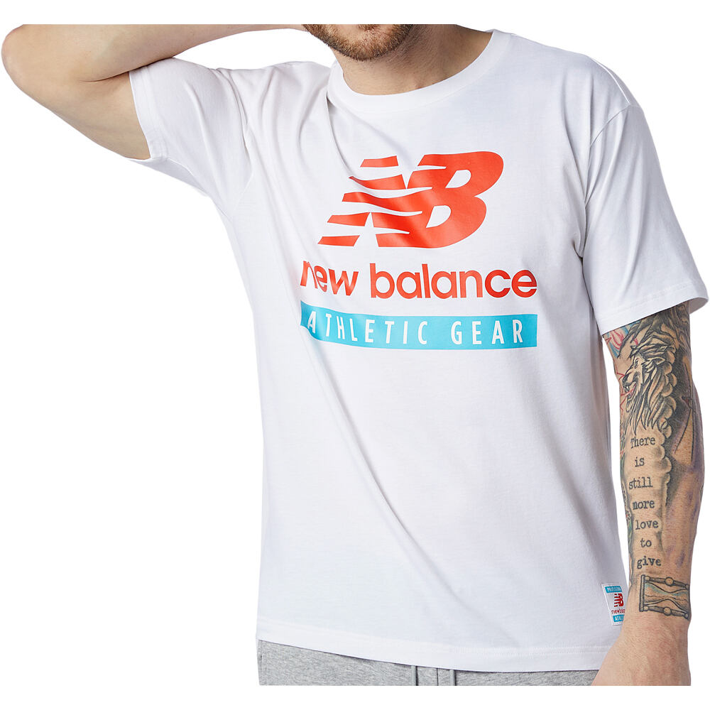 New Balance camiseta manga corta hombre New Balance NB Essentials Logo Tee vista frontal New Balance camiseta manga corta hombre New Balance NB Essentials Logo Tee vista frontal