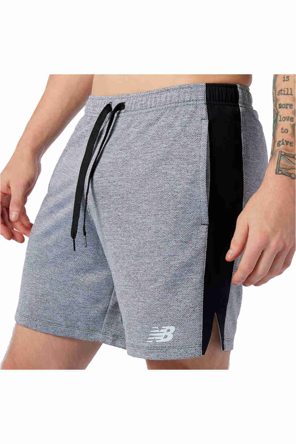 New Balance pantalón corto fitness hombre New Balance Tenacity Lightweight Knit Short vista trasera New Balance pantalón corto fitness hombre New Balance Tenacity Lightweight Knit Short vista trasera