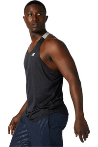New Balance camiseta entrenamiento sin mangas hombre New Balance Fast Flight Singlet vista detalle New Balance camiseta entrenamiento sin mangas hombre New Balance Fast Flight Singlet vista detalle
