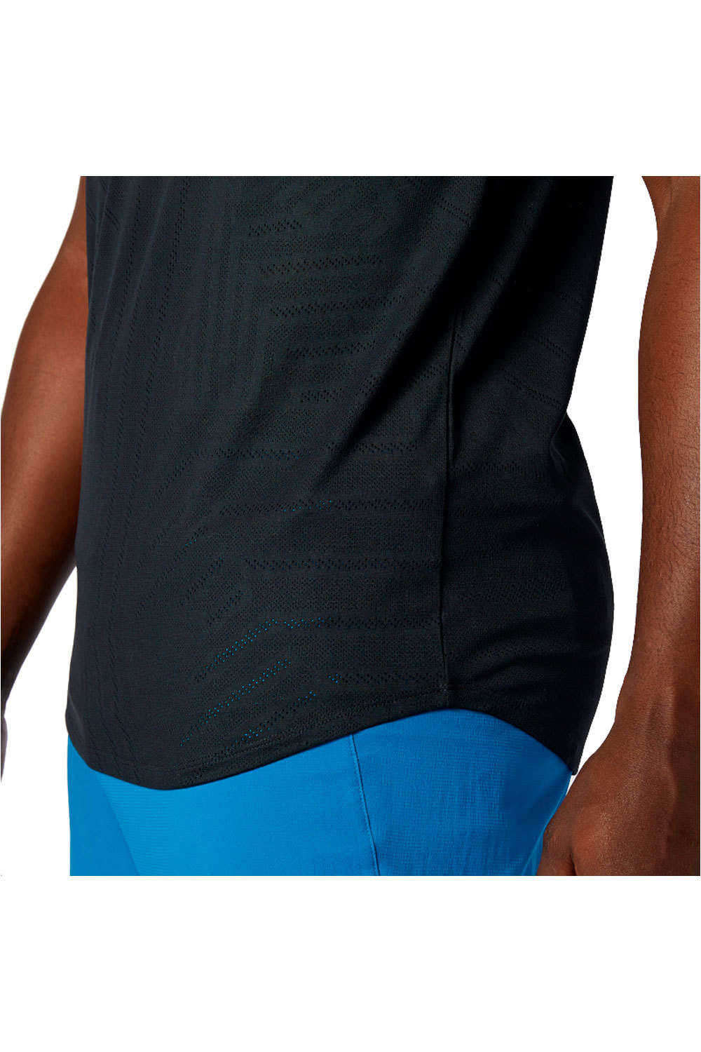 New Balance camiseta técnica manga corta hombre New Balance Q Speed Fuel Short Sleeve vista trasera New Balance camiseta técnica manga corta hombre New Balance Q Speed Fuel Short Sleeve vista trasera