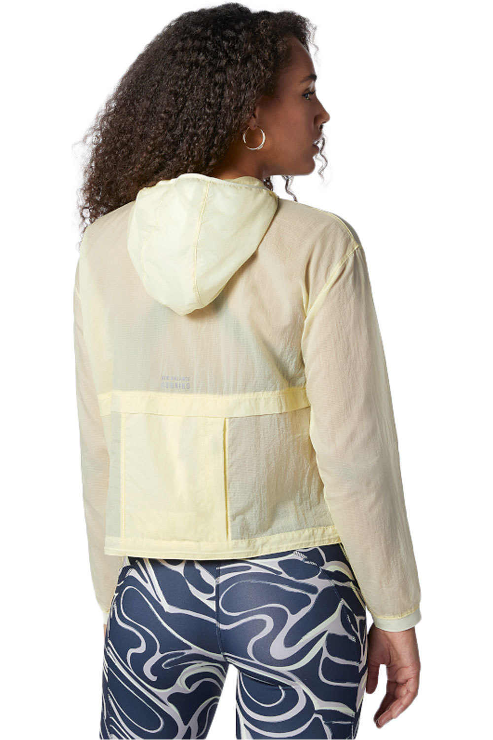 New Balance CHAQUETA RUNNING MUJER New Balance Impact Run Light Pack Jacket vista trasera New Balance CHAQUETA RUNNING MUJER New Balance Impact Run Light Pack Jacket vista trasera