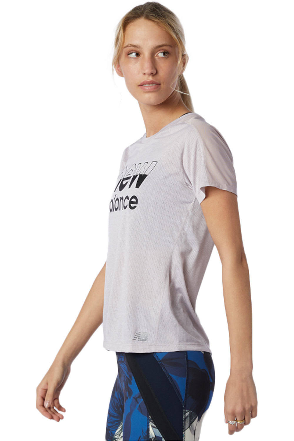 New Balance camiseta entrenamiento manga corta mujer New Balance Printed Impact Run Short Sleeve vista detalle New Balance camiseta entrenamiento manga corta mujer New Balance Printed Impact Run Short Sleeve vista detalle