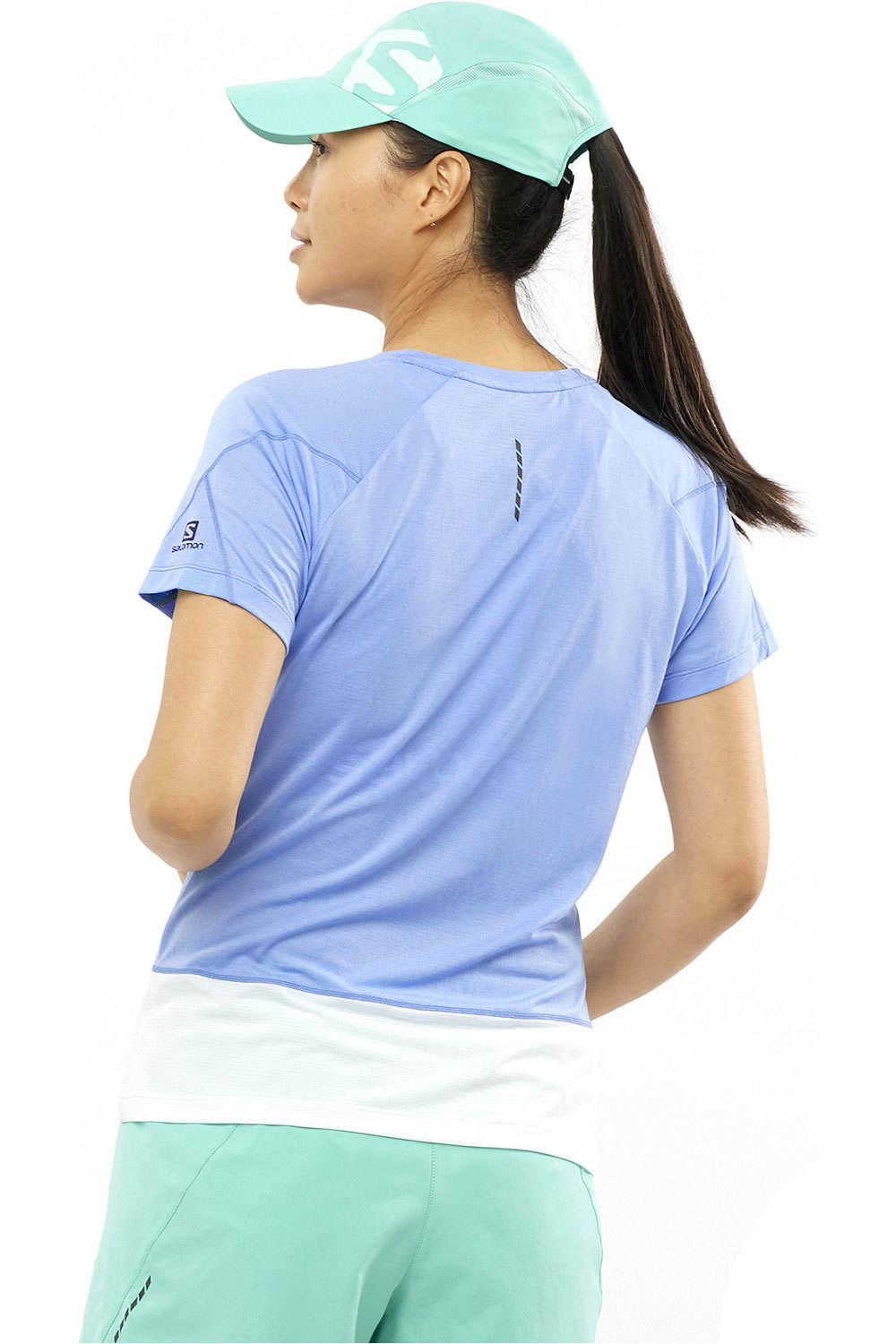 Salomon camiseta entrenamiento manga corta mujer Salomon CROSS RUN GRAPHIC TEE W vista trasera Salomon camiseta entrenamiento manga corta mujer Salomon CROSS RUN GRAPHIC TEE W vista trasera