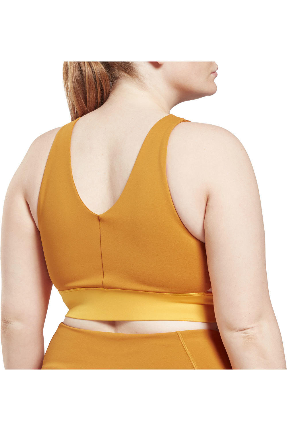 Reebok camiseta tirantes fitness mujer Reebok NEW BTS Crop IN vista detalle Reebok camiseta tirantes fitness mujer Reebok NEW BTS Crop IN vista detalle