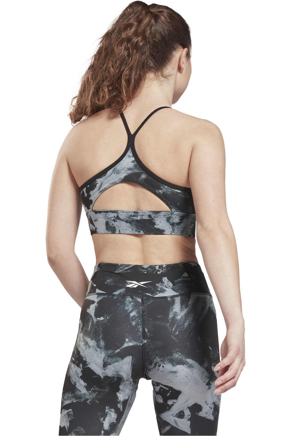 Reebok sujetadores deportivos Reebok MYT AOP Bra vista trasera Reebok sujetadores deportivos Reebok MYT AOP Bra vista trasera