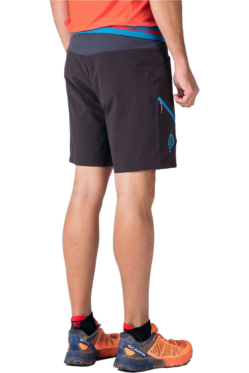Ternua pantalón corto montaña hombre Ternua BERMUDA LIGHTNING BER M vista trasera Ternua pantalón corto montaña hombre Ternua BERMUDA LIGHTNING BER M vista trasera