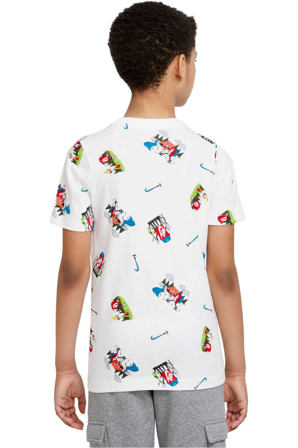 Nike camiseta manga corta niño Nike B NSW TEE BOXY AOP vista trasera Nike camiseta manga corta niño Nike B NSW TEE BOXY AOP vista trasera