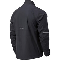 New Balance CHAQUETA RUNNING HOMBRE New Balance Accelerate Jacket vista trasera New Balance CHAQUETA RUNNING HOMBRE New Balance Accelerate Jacket vista trasera