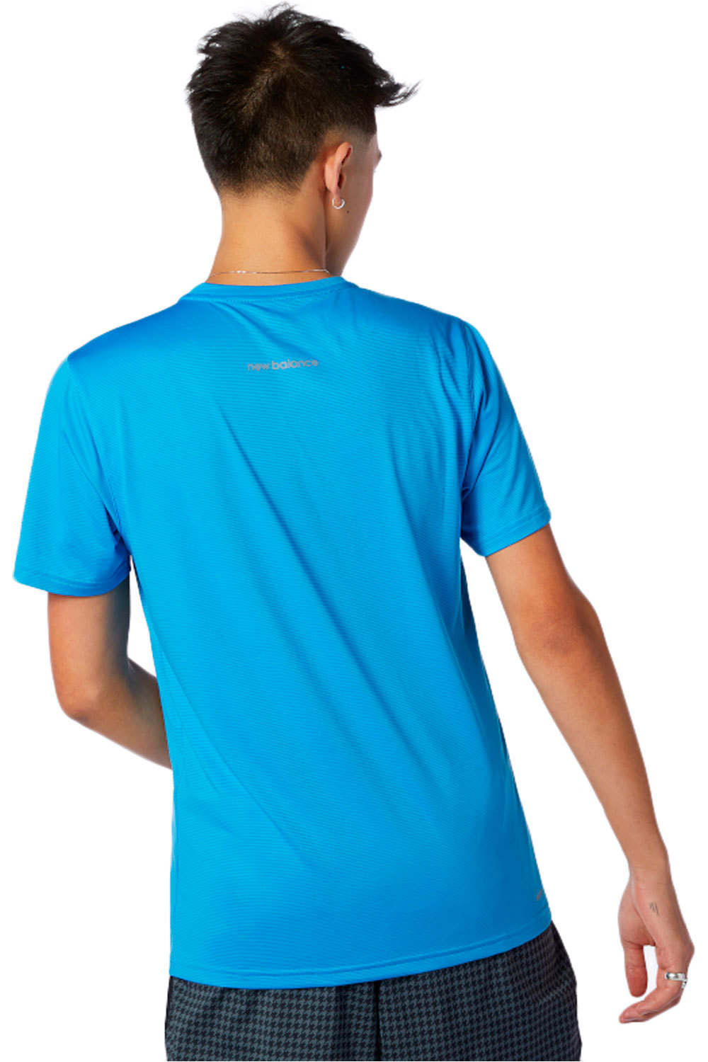 New Balance camiseta técnica manga corta hombre New Balance Accelerate Short Sleeve AZ vista trasera New Balance camiseta técnica manga corta hombre New Balance Accelerate Short Sleeve AZ vista trasera
