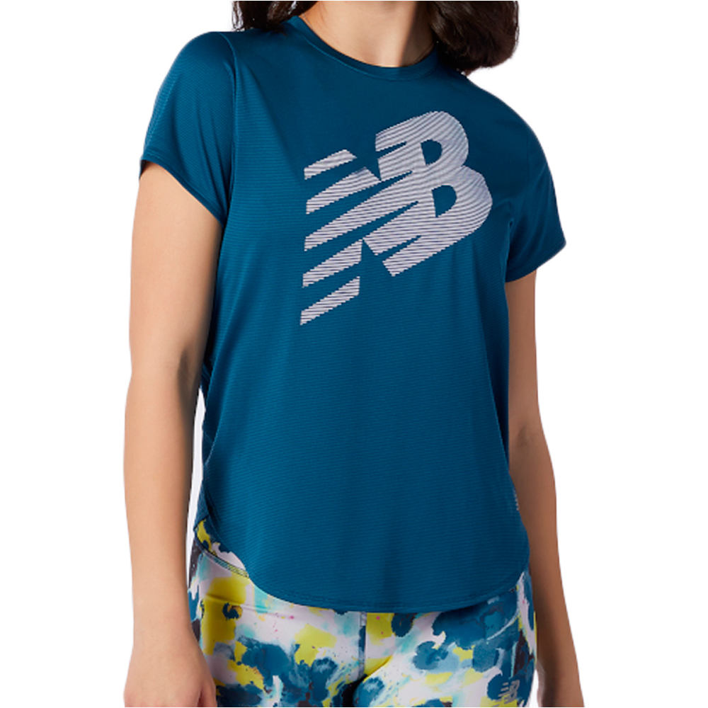 New Balance camiseta entrenamiento manga corta mujer New Balance Printed Accelerate Short Sleeve vista detalle New Balance camiseta entrenamiento manga corta mujer New Balance Printed Accelerate Short Sleeve vista detalle