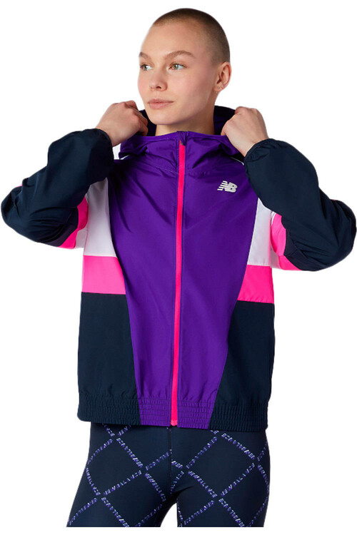 NEW BALANCE FAST FLIGHT JACKET morado