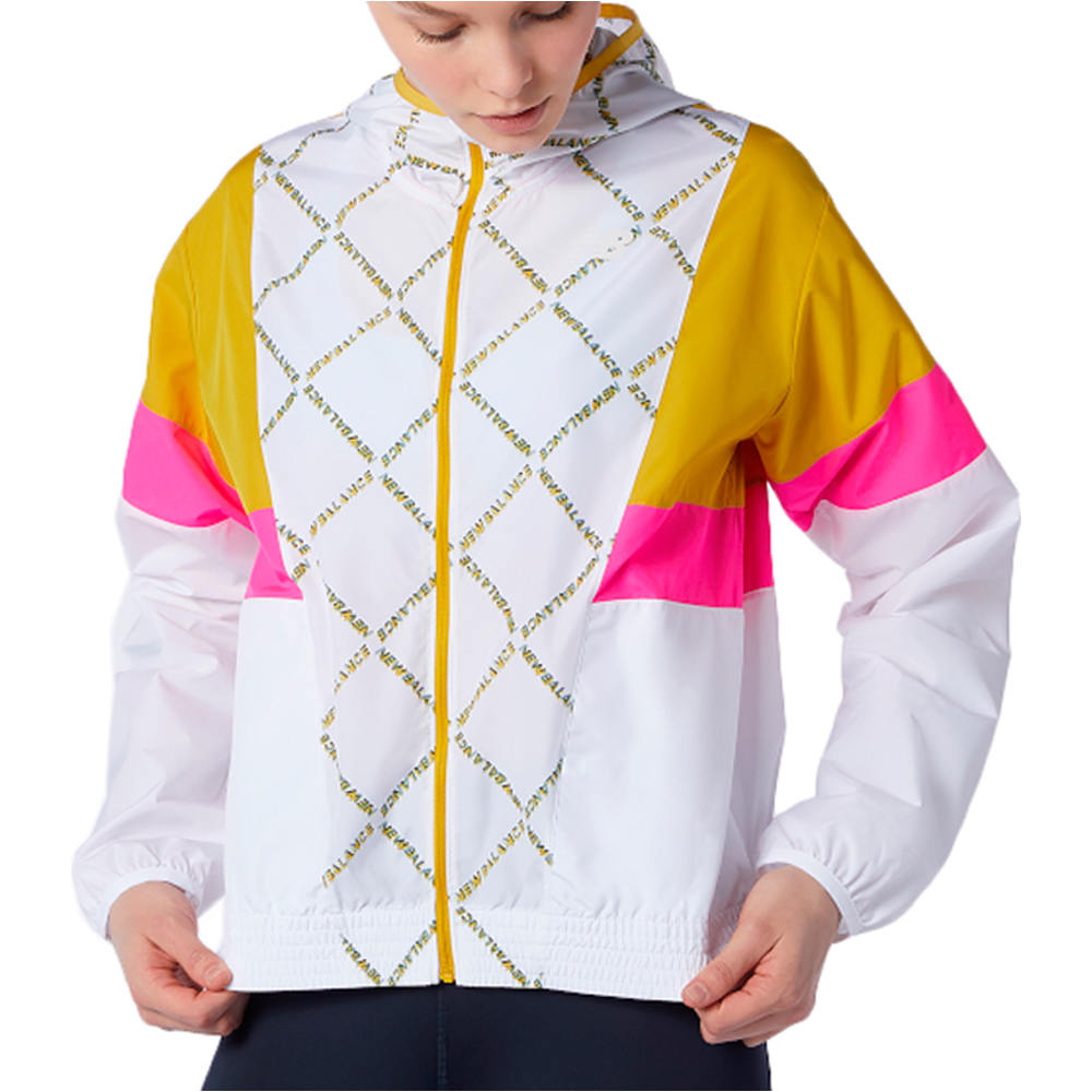 New Balance CHAQUETA RUNNING MUJER New Balance Printed Fast Flight Jacket 03 New Balance CHAQUETA RUNNING MUJER New Balance Printed Fast Flight Jacket 03