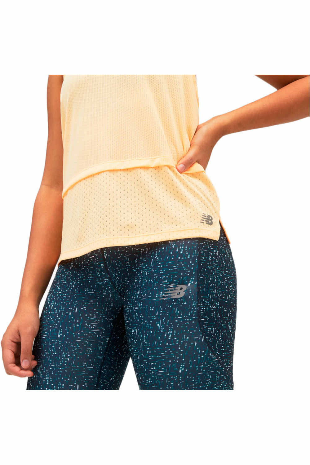 New Balance camiseta técnica tirantes mujer New Balance Impact Run Hybrid Tank vista detalle New Balance camiseta técnica tirantes mujer New Balance Impact Run Hybrid Tank vista detalle