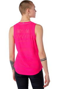 New Balance camiseta técnica tirantes mujer New Balance Q Speed Jacquard Tank RS vista trasera New Balance camiseta técnica tirantes mujer New Balance Q Speed Jacquard Tank RS vista trasera