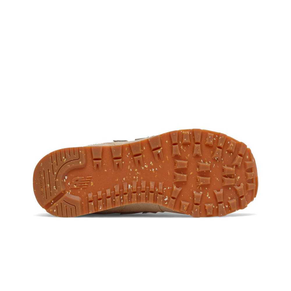 New Balance zapatilla moda niño New Balance 574 Sustainability vista trasera New Balance zapatilla moda niño New Balance 574 Sustainability vista trasera