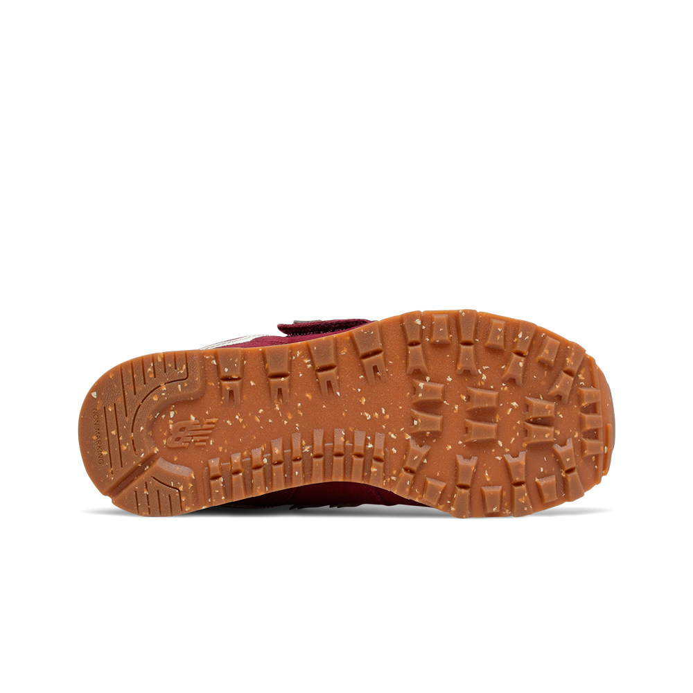 New Balance zapatilla moda niño New Balance 574 Sustainability vista trasera New Balance zapatilla moda niño New Balance 574 Sustainability vista trasera