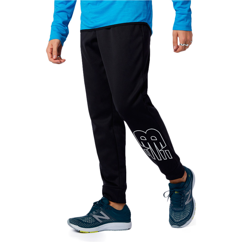 New Balance pantalón hombre New Balance Tenacity Fleece Pant vista trasera New Balance pantalón hombre New Balance Tenacity Fleece Pant vista trasera