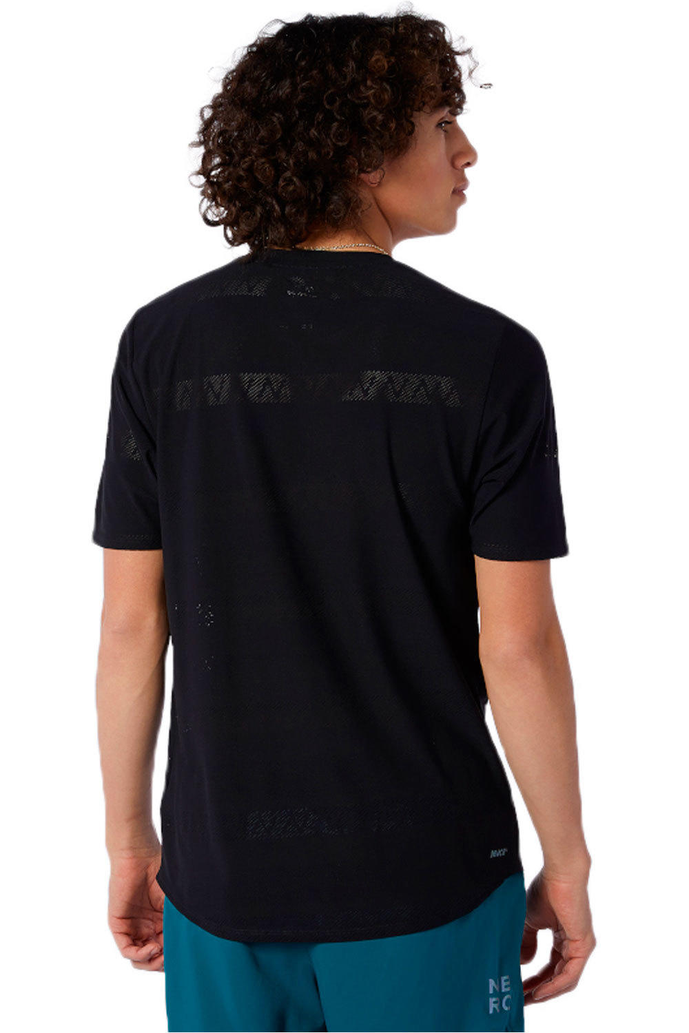 New Balance camiseta manga corta hombre New Balance Q Speed Jacquard Short Sleeve vista trasera New Balance camiseta manga corta hombre New Balance Q Speed Jacquard Short Sleeve vista trasera