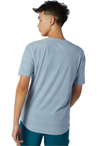 New Balance camiseta manga corta hombre New Balance Q Speed Jacquard Short Sleeve vista trasera New Balance camiseta manga corta hombre New Balance Q Speed Jacquard Short Sleeve vista trasera