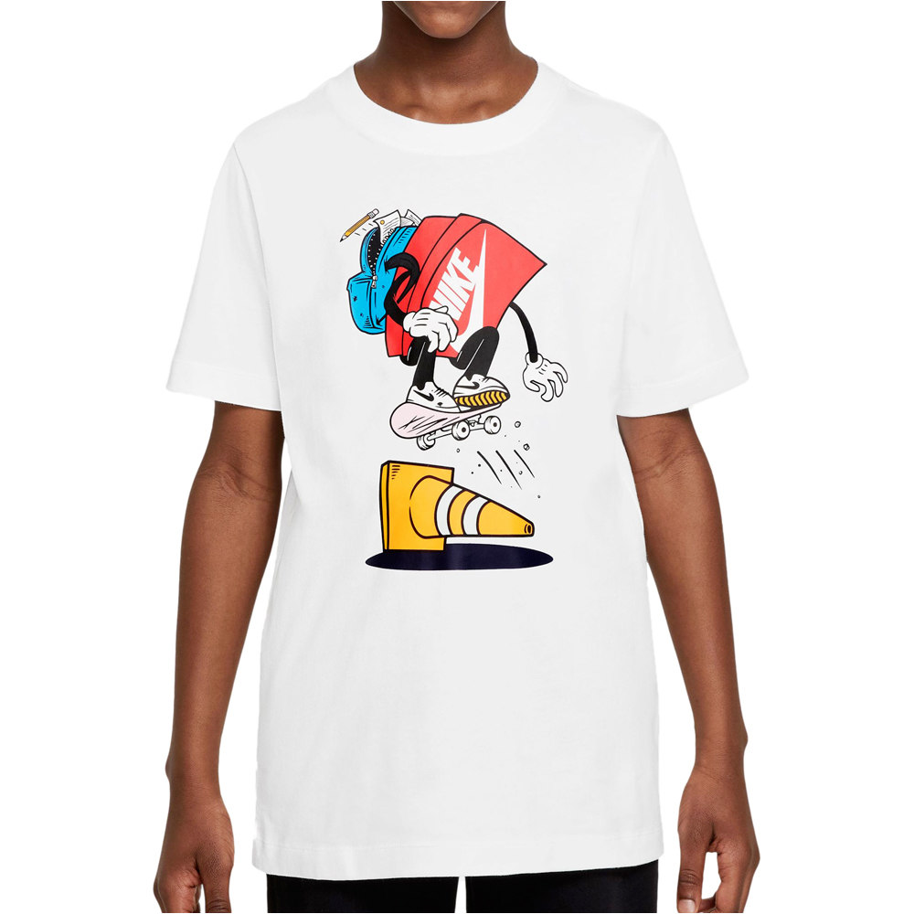 Nike camiseta manga corta niño Nike B NSW TEE BOXY PATCH 2 FA22 vista detalle Nike camiseta manga corta niño Nike B NSW TEE BOXY PATCH 2 FA22 vista detalle