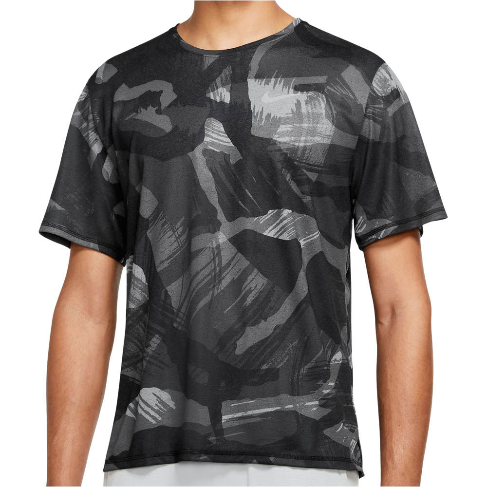 Nike camiseta técnica manga corta hombre DF MILER TOP SS CAMO vista detalle Nike camiseta técnica manga corta hombre DF MILER TOP SS CAMO vista detalle