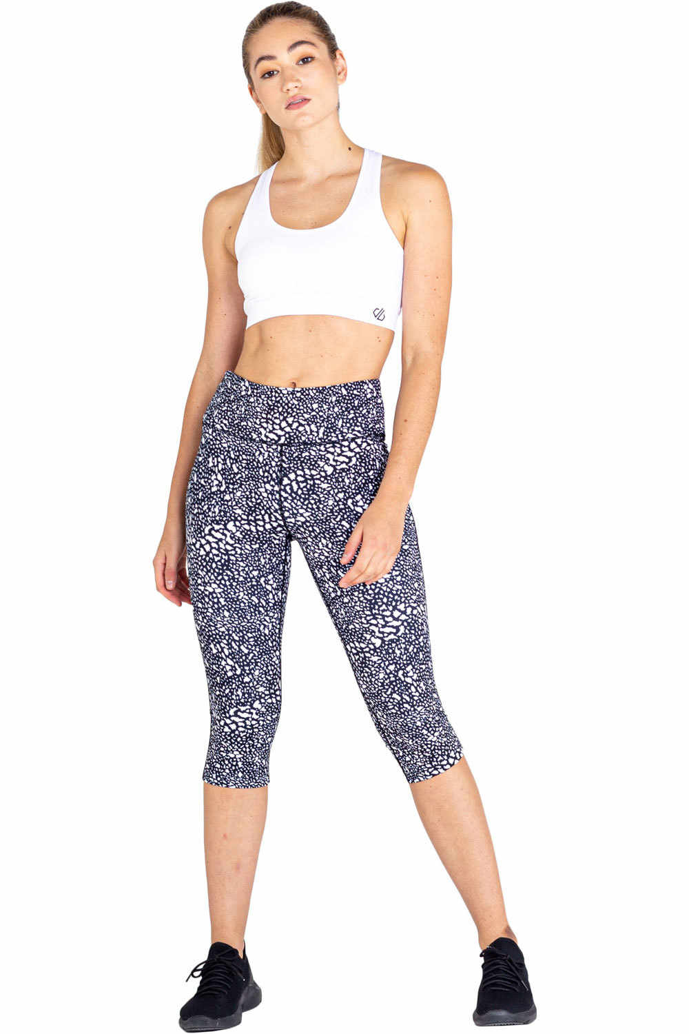 Dare2b mallas trail running cortas mujer Dare2b Influential 3/4 vista frontal Dare2b mallas trail running cortas mujer Dare2b Influential 3/4 vista frontal