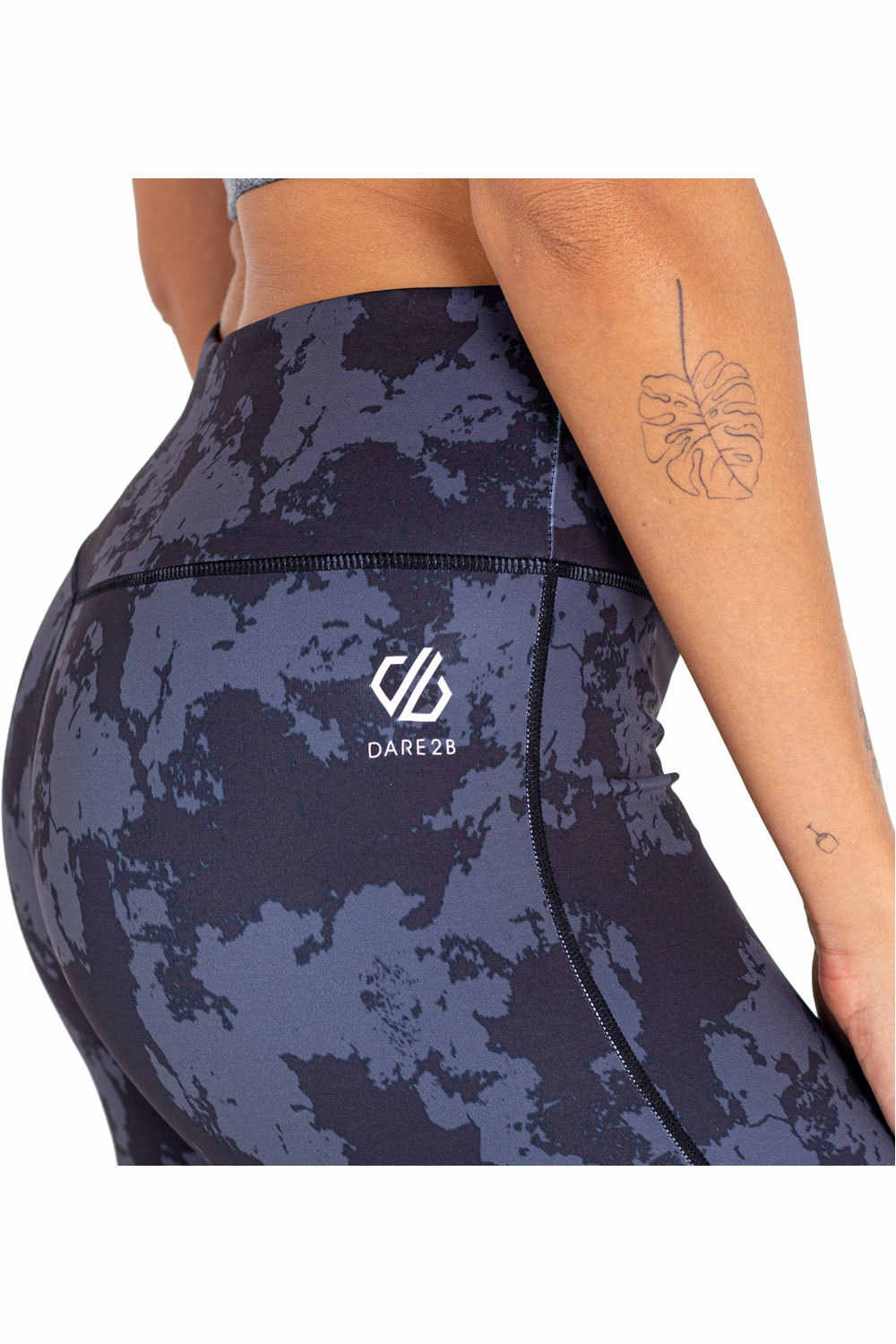 Dare2b mallas trail running cortas mujer Dare2b Influential 3/4 vista detalle Dare2b mallas trail running cortas mujer Dare2b Influential 3/4 vista detalle